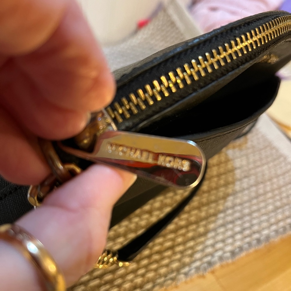 Michael Kors Jet set Crossbody - Picture 7 of 15